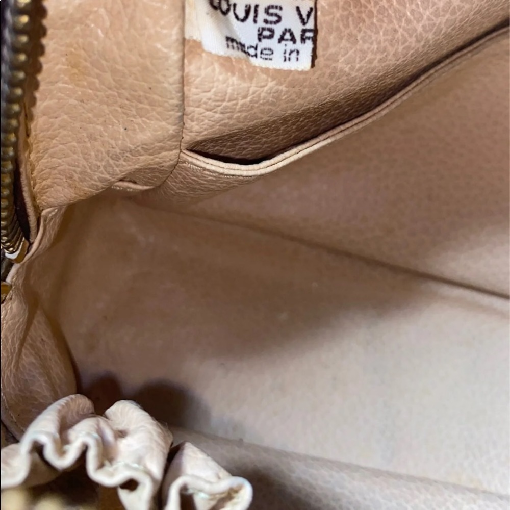 SOLDAuthentic Louis Vuitton Monogram Toilette 28 Cosmetic Bag - Picture 8 of 12